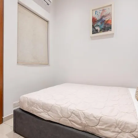 V86 A Minute From The Sea *