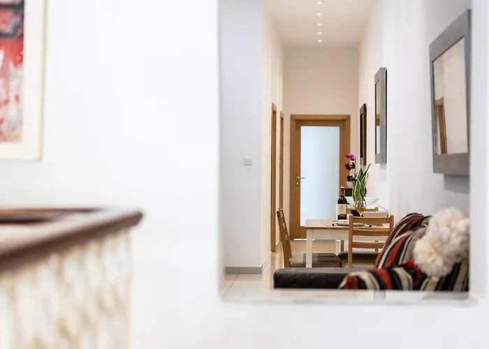 V86 A Minute From The Sea *