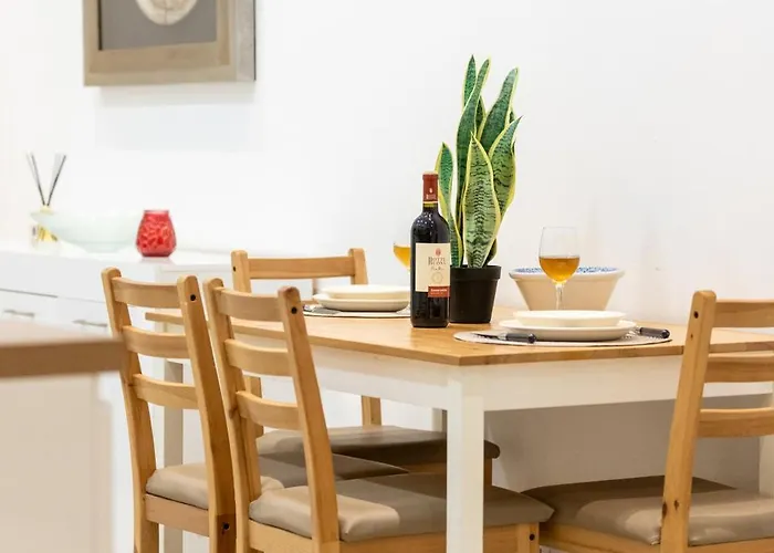 V86 A Minute From The Sea