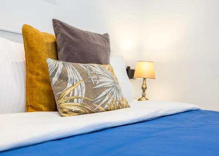 V86 A Minute From The Sea